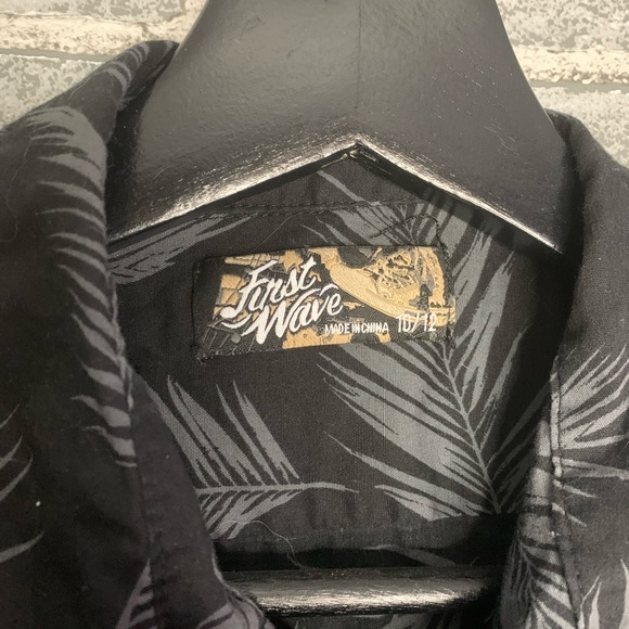 First Wave Button Down - Picture 3 of 4